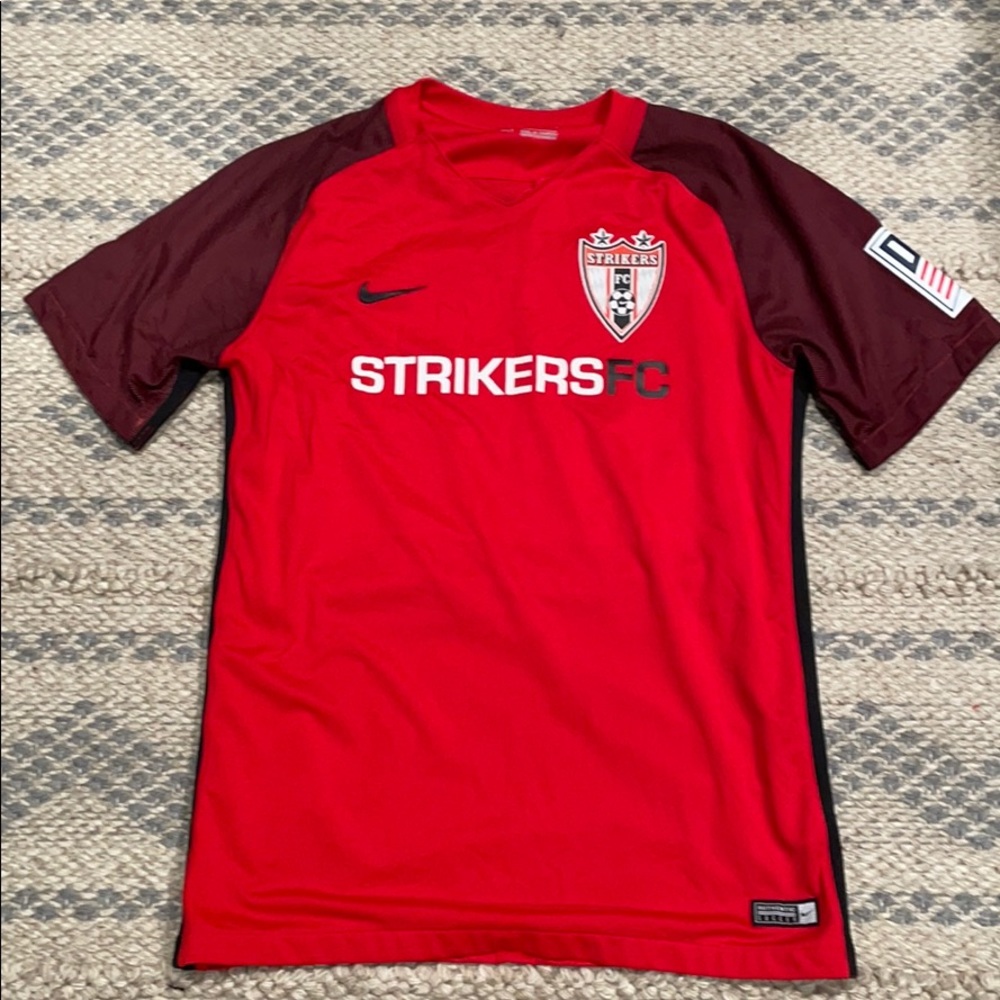 Nike soccer short sleeve jersey